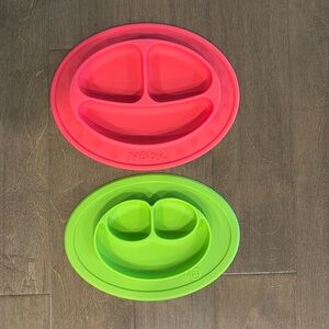 Nuby and EZ PZ baby no slip plates green and red